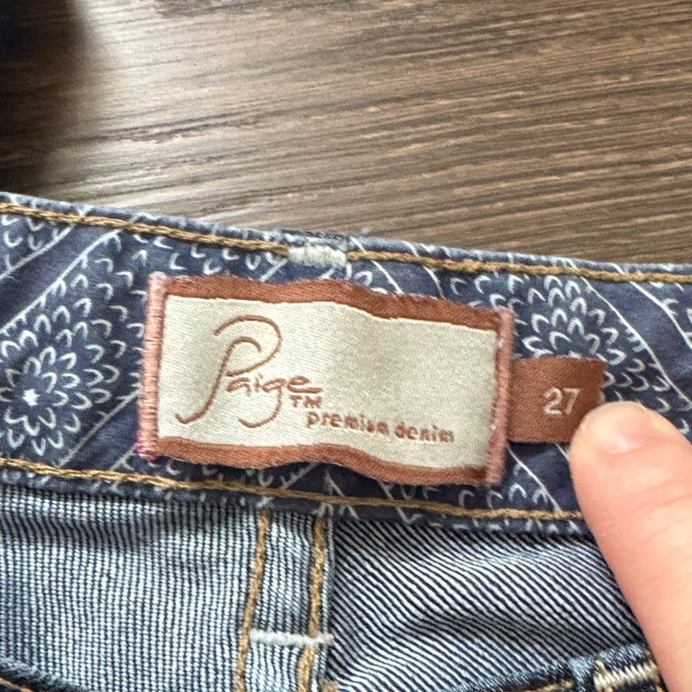 Paige Women's Blue Jeans in Laurel Canyon Low rise Bootcut size 27 - Picture 6 of 8